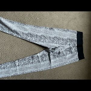 Snakeskin limited edition carbon38 leggings